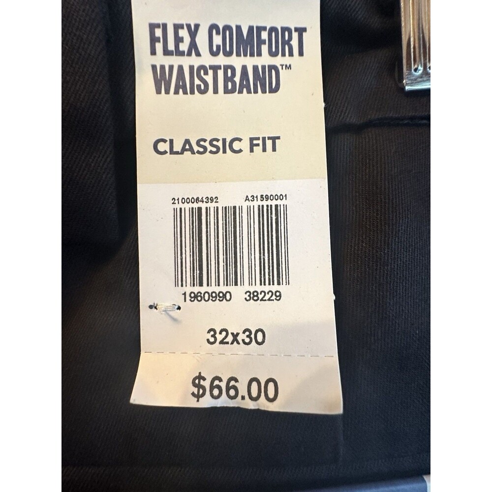 NWT Dockers Men's 32x30 Stain Defender Khaki Pants Flat Front Classic Fit Black - Picture 4 of 7